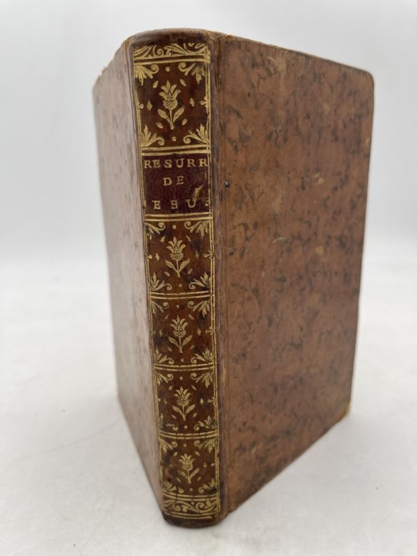 Les temoins de la resurrection de Jesus-Christ, examines et juges selon les regles du barreau pour servir de reponse aux objections du sr. Woolston, et de quelques autres auteurs