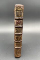 La lumière sortant par soi-mesme des ténèbres, ou véritable théorie de la pierre des philosophes écrites en vers italiens, avec un commentaire, le tout traduit en françois par B.D.L